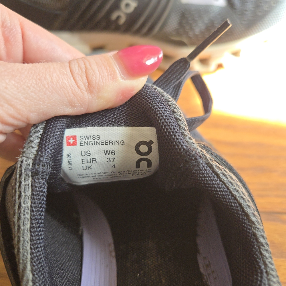 On Running Women's Cloudswift 2 Shoes In Magnet/Lavender - Picture 2 of 9